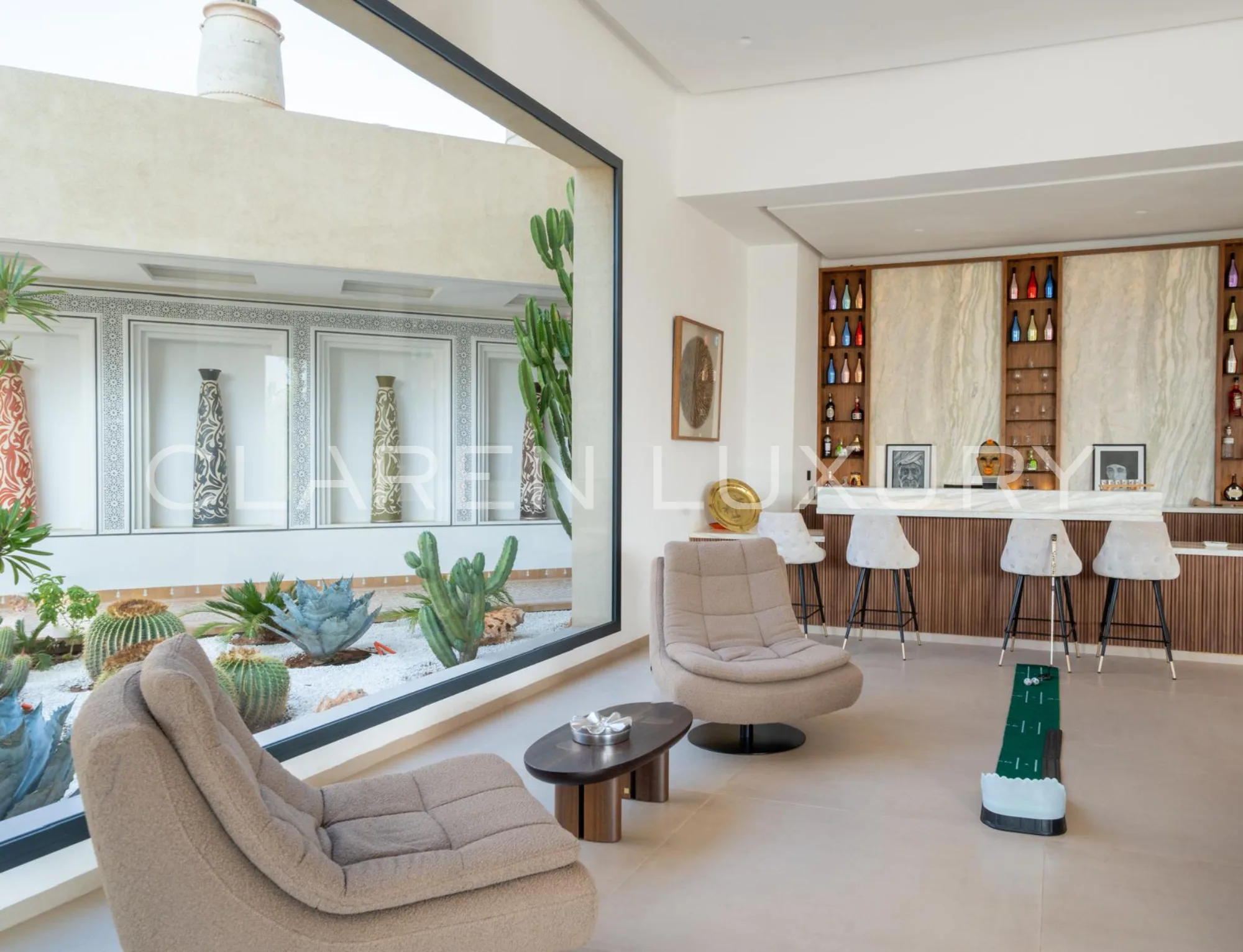 10 SUITES, 3 PISCINES chauffées, SPA ET espace de sport – LE LUXE INTÉGRAL À MARRAKECH