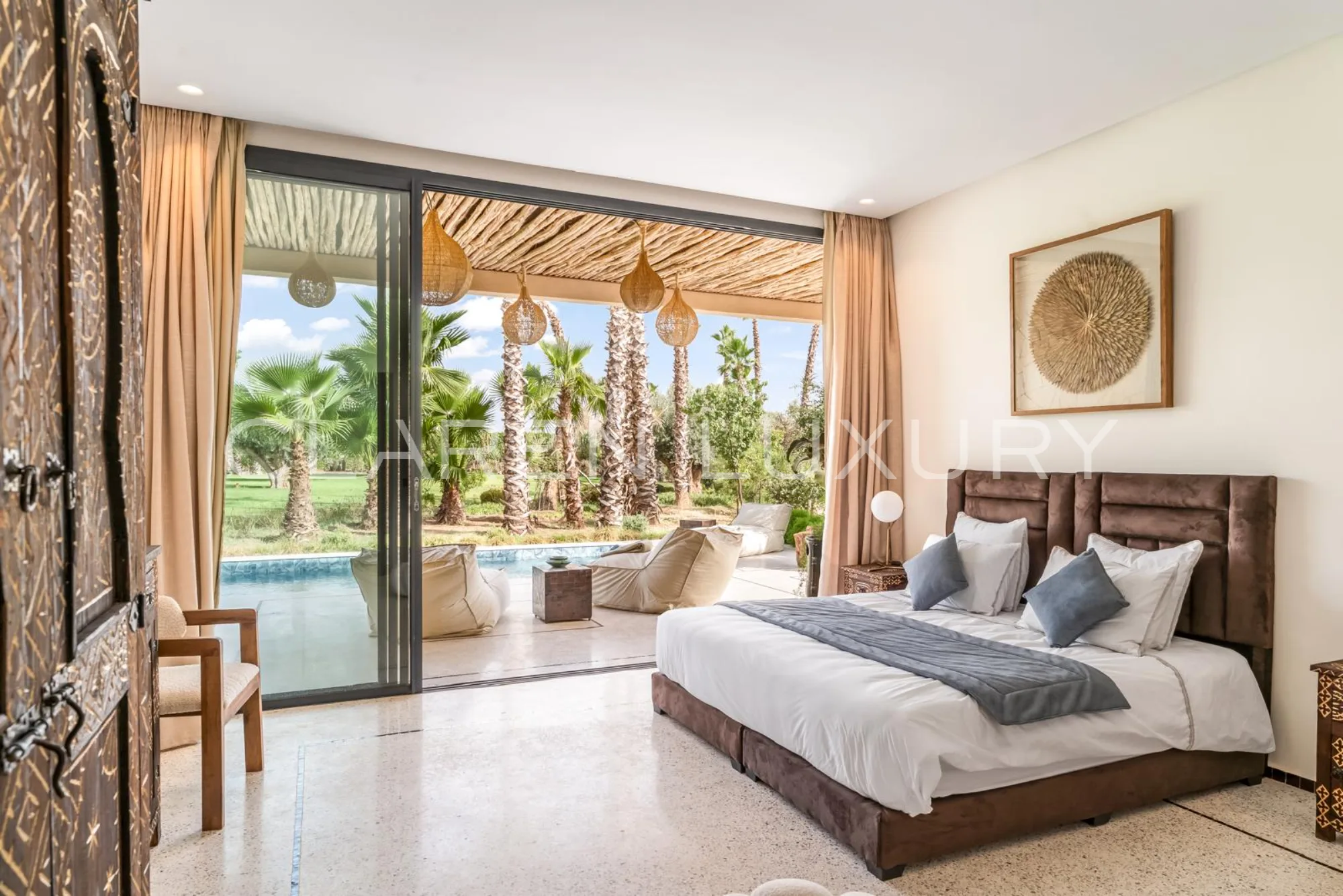 10 SUITES, 3 PISCINES chauffées, SPA ET espace de sport – LE LUXE INTÉGRAL À MARRAKECH