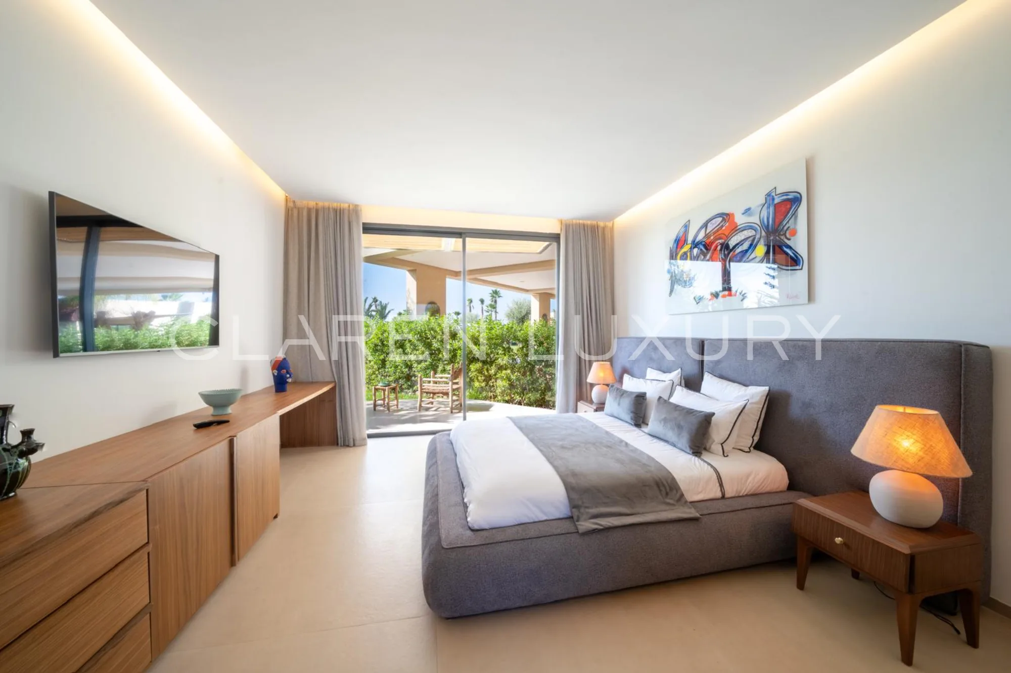 10 SUITES, 3 PISCINES chauffées, SPA ET espace de sport – LE LUXE INTÉGRAL À MARRAKECH
