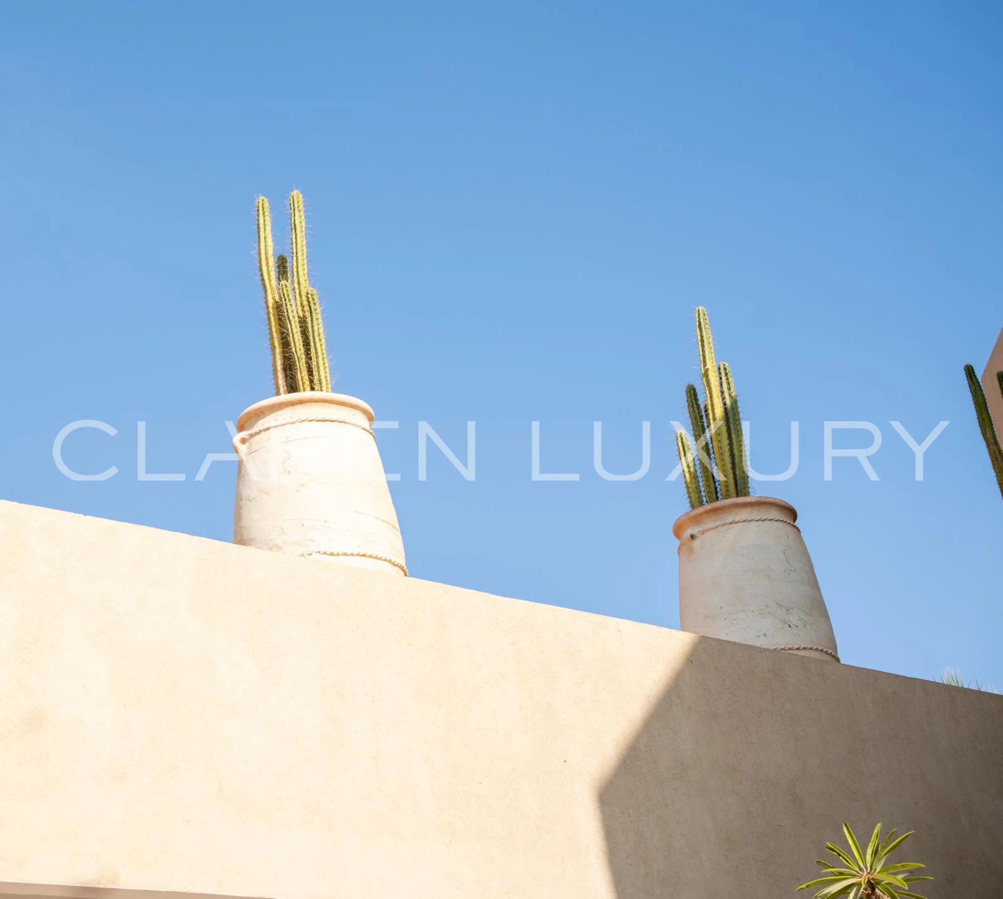 10 SUITES, 3 PISCINES chauffées, SPA ET espace de sport – LE LUXE INTÉGRAL À MARRAKECH