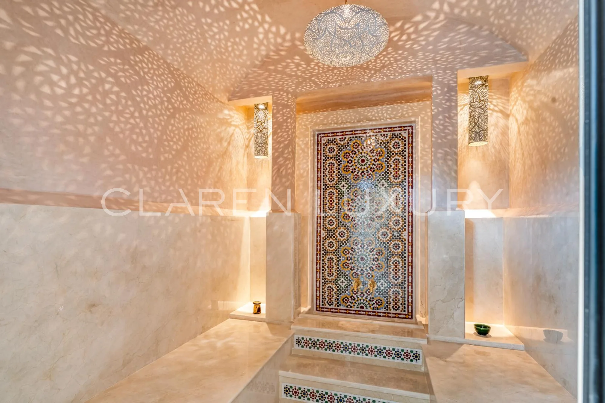 10 SUITES, 3 PISCINES chauffées, SPA ET espace de sport – LE LUXE INTÉGRAL À MARRAKECH