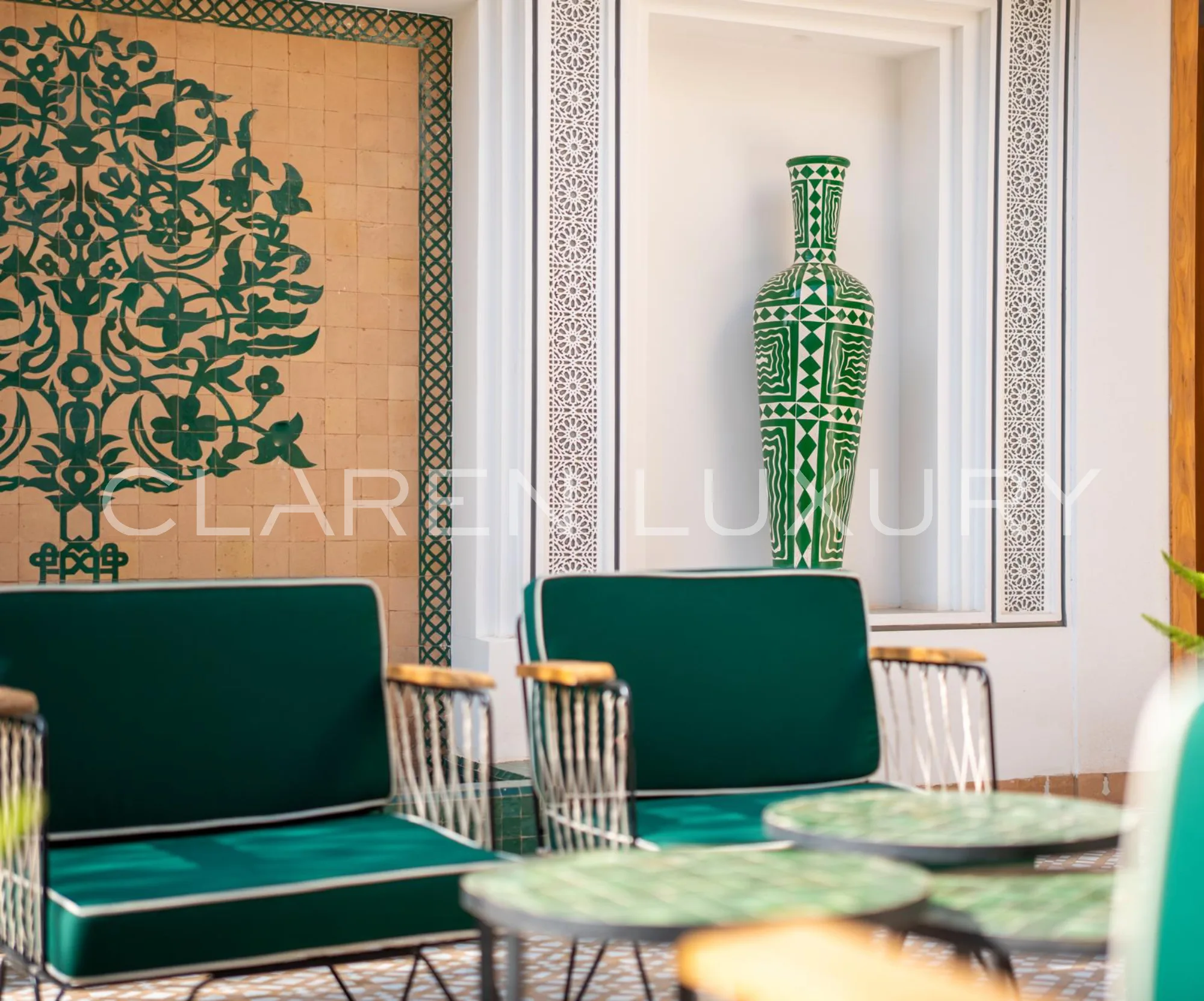 10 SUITES, 3 PISCINES chauffées, SPA ET espace de sport – LE LUXE INTÉGRAL À MARRAKECH