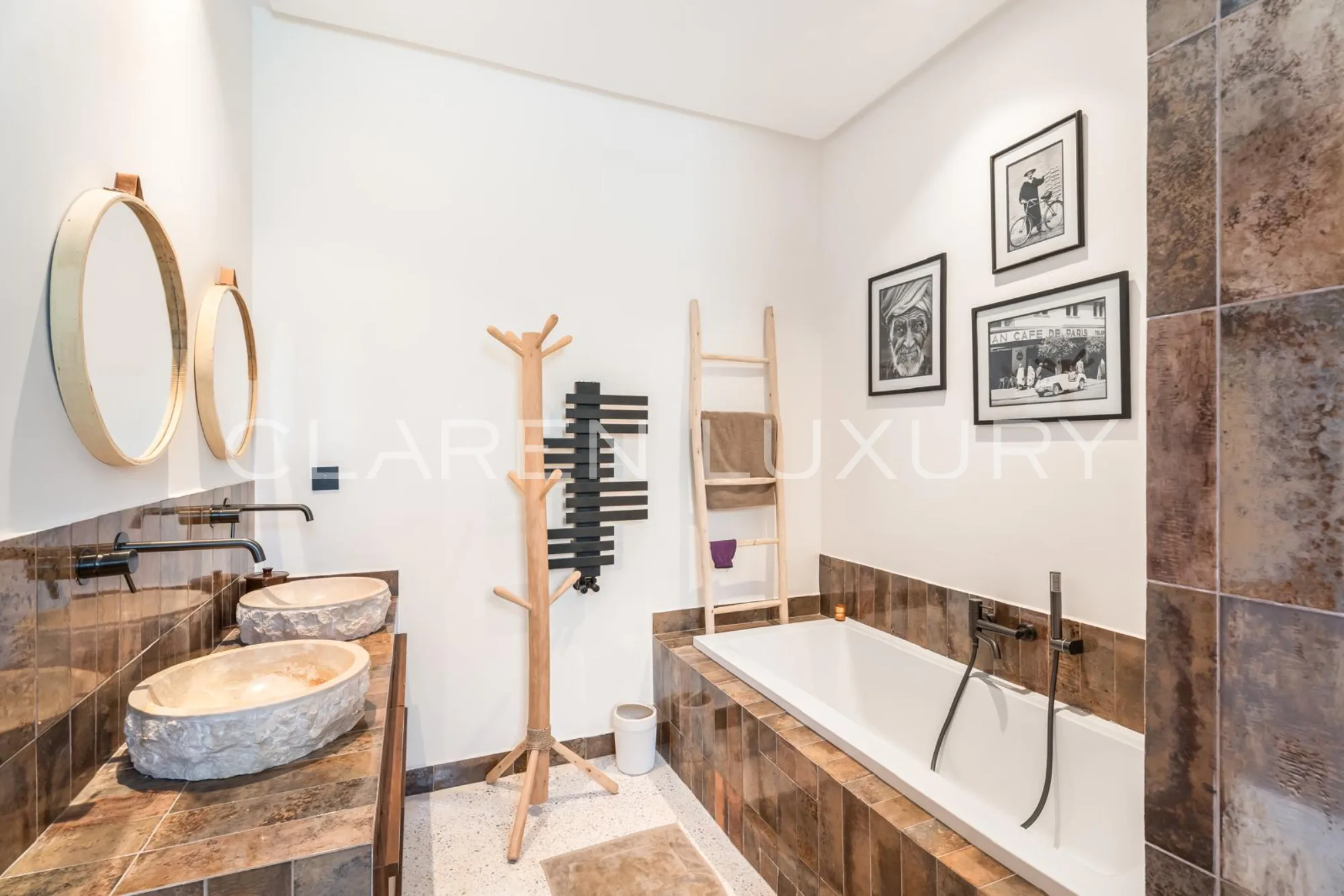 10 SUITES, 3 PISCINES chauffées, SPA ET espace de sport – LE LUXE INTÉGRAL À MARRAKECH